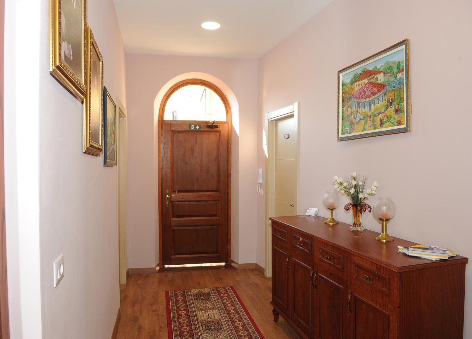 Art Rooms Gjuhadol Шкодер Екстер'єр фото